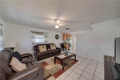 4401 NW 47th Street, Tamarac FL - photo 7 of 37