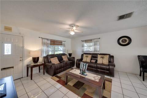 4401 NW 47th Street, Tamarac FL - photo 8 of 37
