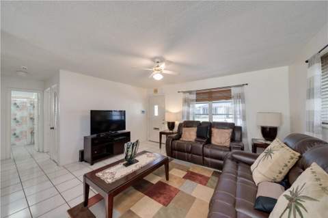 4401 NW 47th Street, Tamarac FL - photo 9 of 37