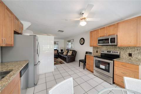 4401 NW 47th Street, Tamarac FL - photo 13 of 37