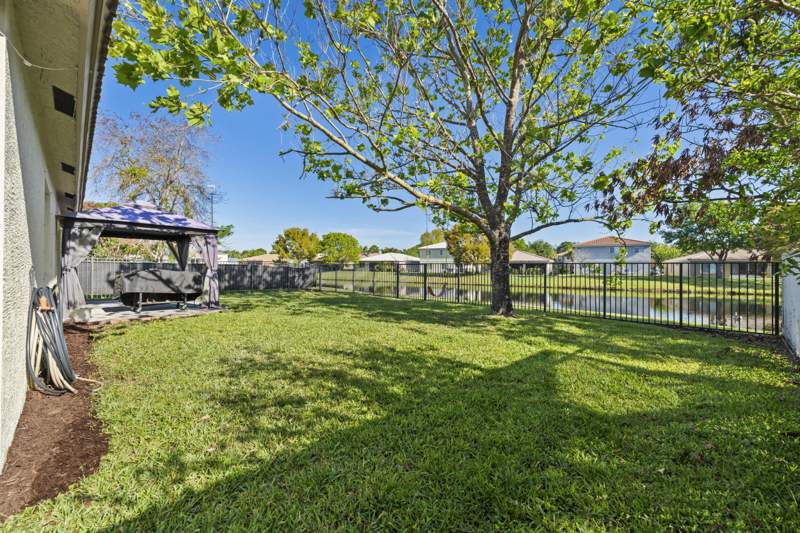 4 bedroom Single Family Residence at 1899 Newport Isles Boulevard, First Replat Of Portofino Isles, Port St. Lucie — photo 5