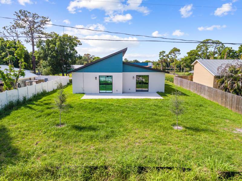 3 bedroom Single Family Residence at 6904 Salerno Road, Lakewood Park, Fort Pierce — photo 4