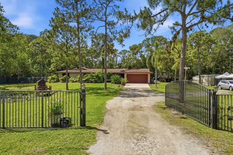 6 bedroom Single Family Residence at 12356 61st Lane, Acreage, West Palm Beach — photo 2