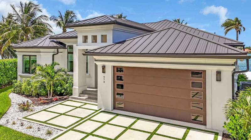 3 bedroom Single Family Residence at 974 Marlin Drive, Rio Vista Of Island Shores, Jupiter — photo 2