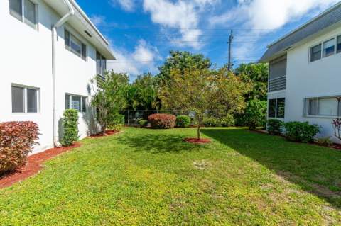 2840 Cynthia Lane #101, Lake Worth Beach FL - photo 20 of 44