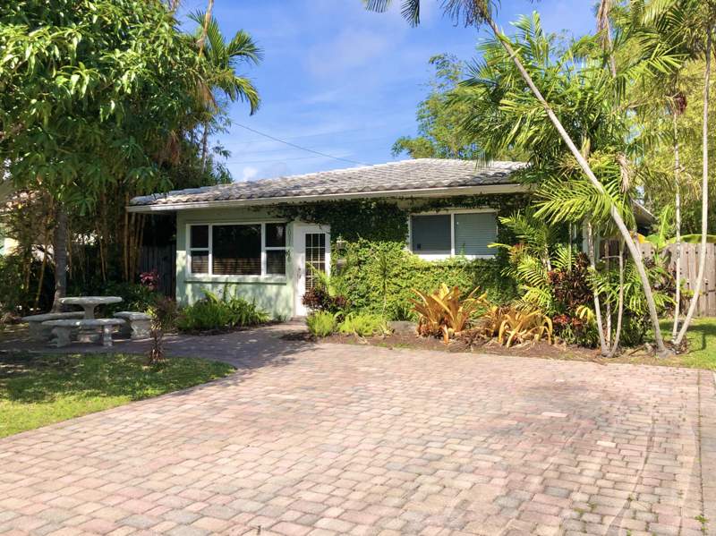 3 bedroom Single Family Residence at 1031 Lincoln Street, Hollywood Lakes Section, Hollywood — photo 3