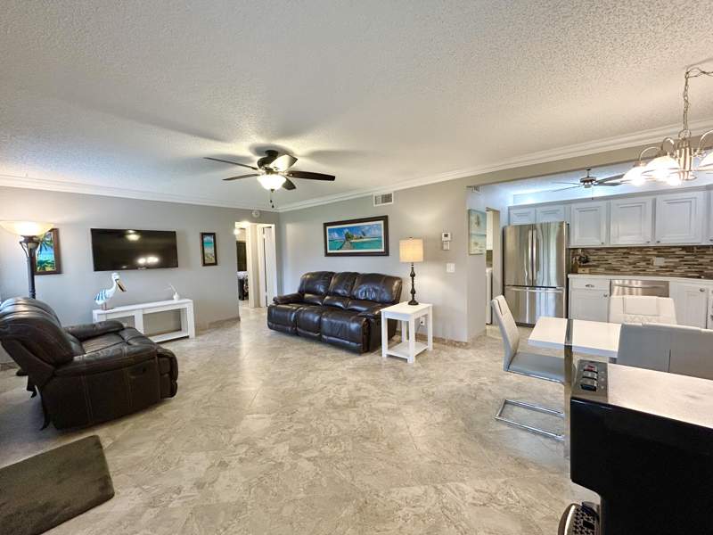 2 bedroom Condominium at 223 Pine Hov Circle #C-2, Pine Ridge South II Condo, Greenacres — photo 2