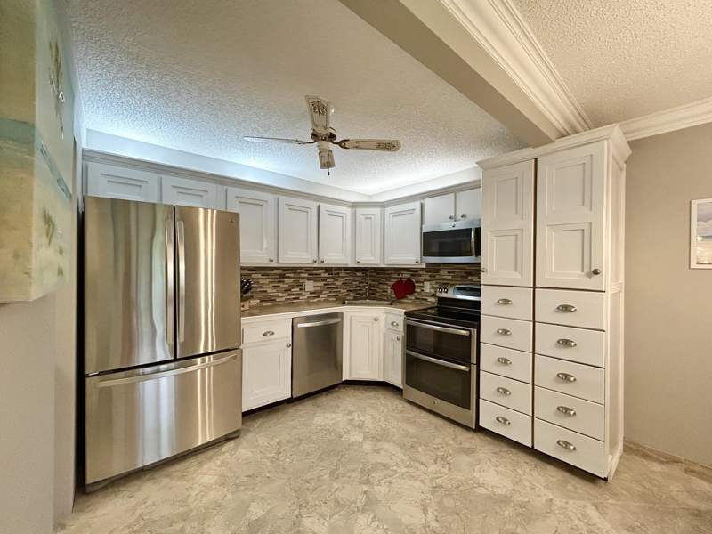 2 bedroom Condominium at 223 Pine Hov Circle #C-2, Pine Ridge South II Condo, Greenacres — photo 5