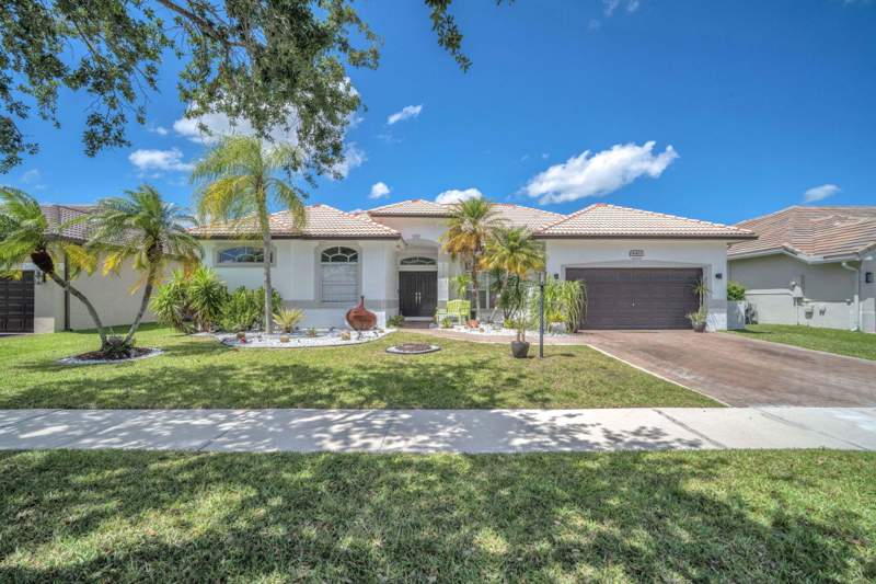 5 bedroom Single Family Residence at 16423 Segovia Circle, Stoneridge Lake Estates Plat, Fort Lauderdale — photo 4
