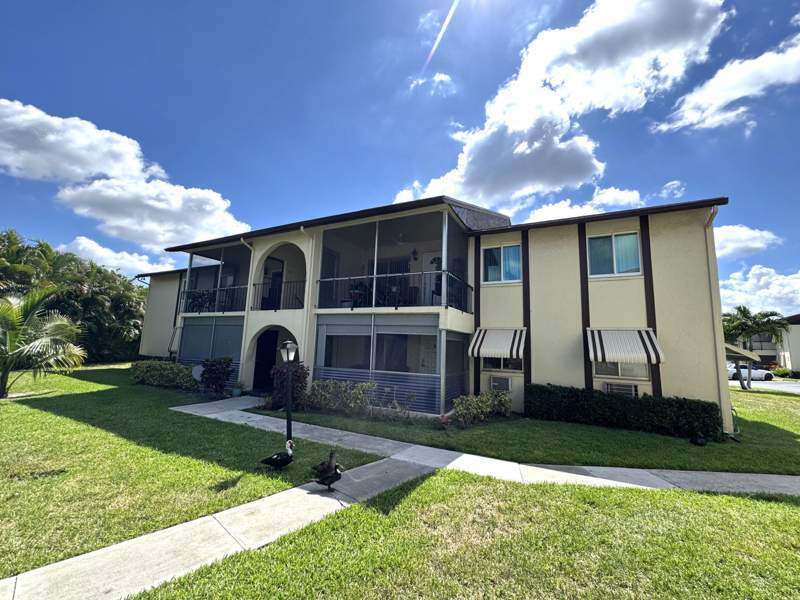2 bedroom Condominium at 5817 La Pinata Boulevard #C-1, La Pinata, Greenacres — photo 2