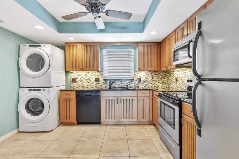2 bedroom Condominium at 301 Lake Shore Drive #503, Lake Harbour Towers, Lake Park — photo 5