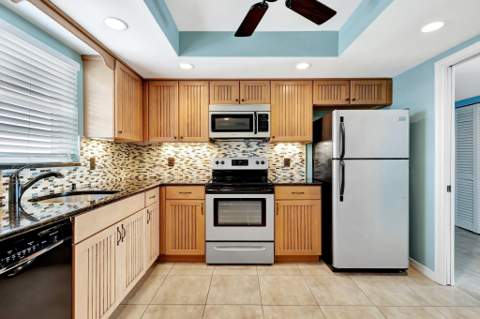 301 Lake Shore Drive #503, Lake Park FL - photo 6 of 36