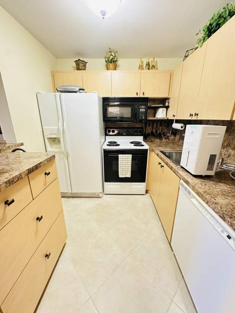 2132 Cambridge F, Deerfield Beach FL - photo 9 of 67