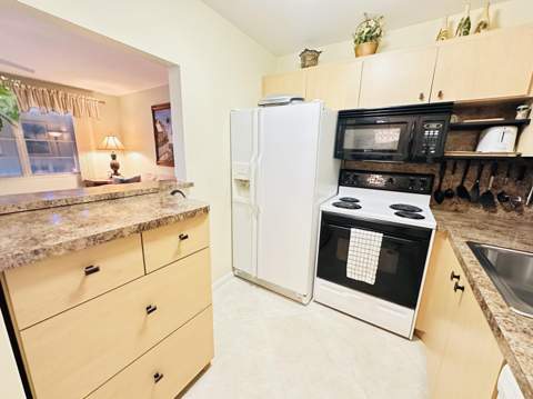 2132 Cambridge F, Deerfield Beach FL - photo 11 of 67