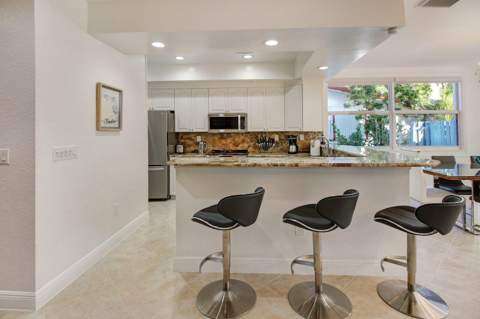 218 Pine Avenue, Lauderdale-By-The-Sea FL - photo 8 of 31