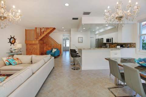 218 Pine Avenue, Lauderdale-By-The-Sea FL - photo 11 of 31