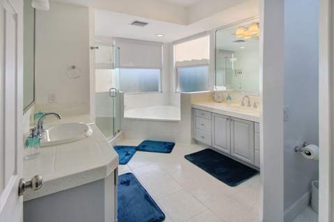 218 Pine Avenue, Lauderdale-By-The-Sea FL - photo 18 of 31