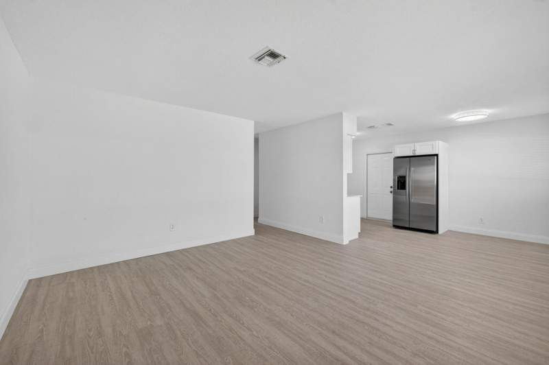 4 bedroom Single Family Residence at 4807 NE 18th Avenue, Floranada Ridge Sec, Oakland Park — photo 2