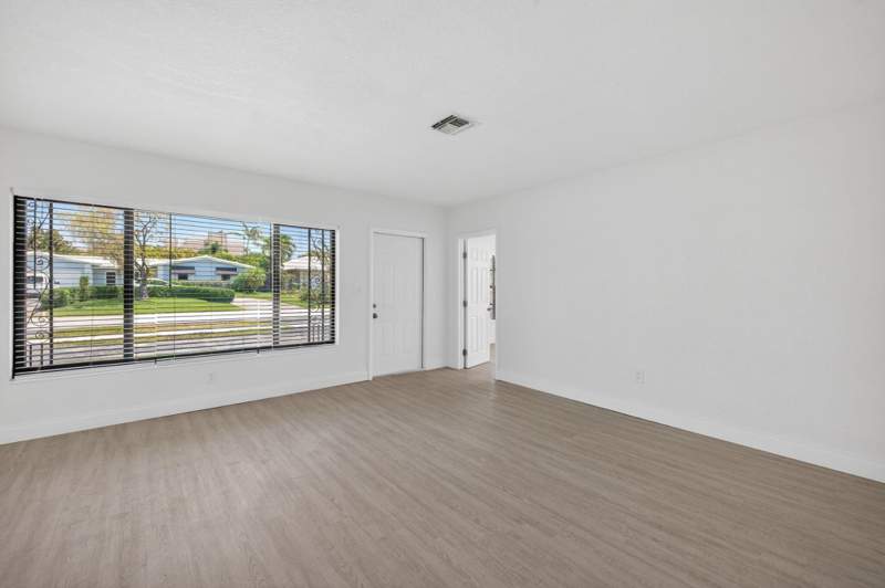 4 bedroom Single Family Residence at 4807 NE 18th Avenue, Floranada Ridge Sec, Oakland Park — photo 3