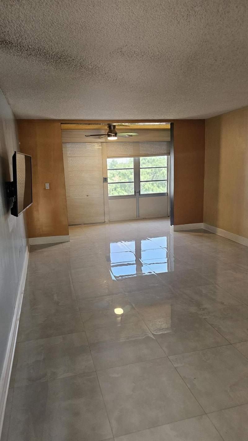 2 bedroom Condominium at 2840 Somerset Drive #418m, Somerset At Lauderdale Lakes, Lauderdale Lakes — photo 4