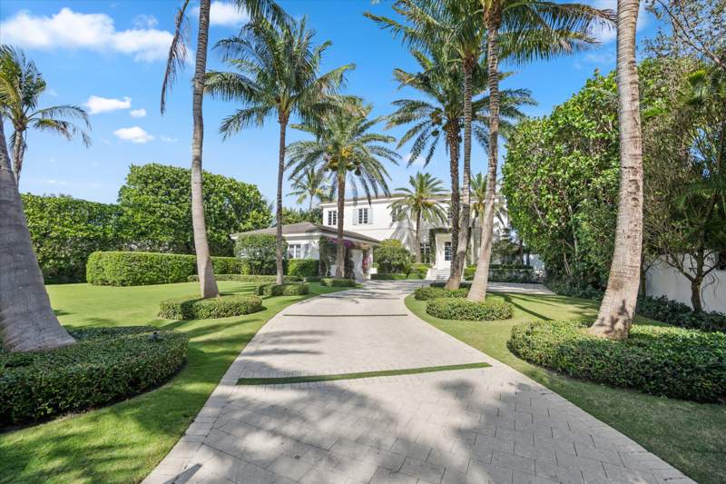 5 bedroom Single Family Residence at 3501 N Ocean Boulevard, M M W BEACHHOUSE LOT PL, Gulf Stream — photo 2