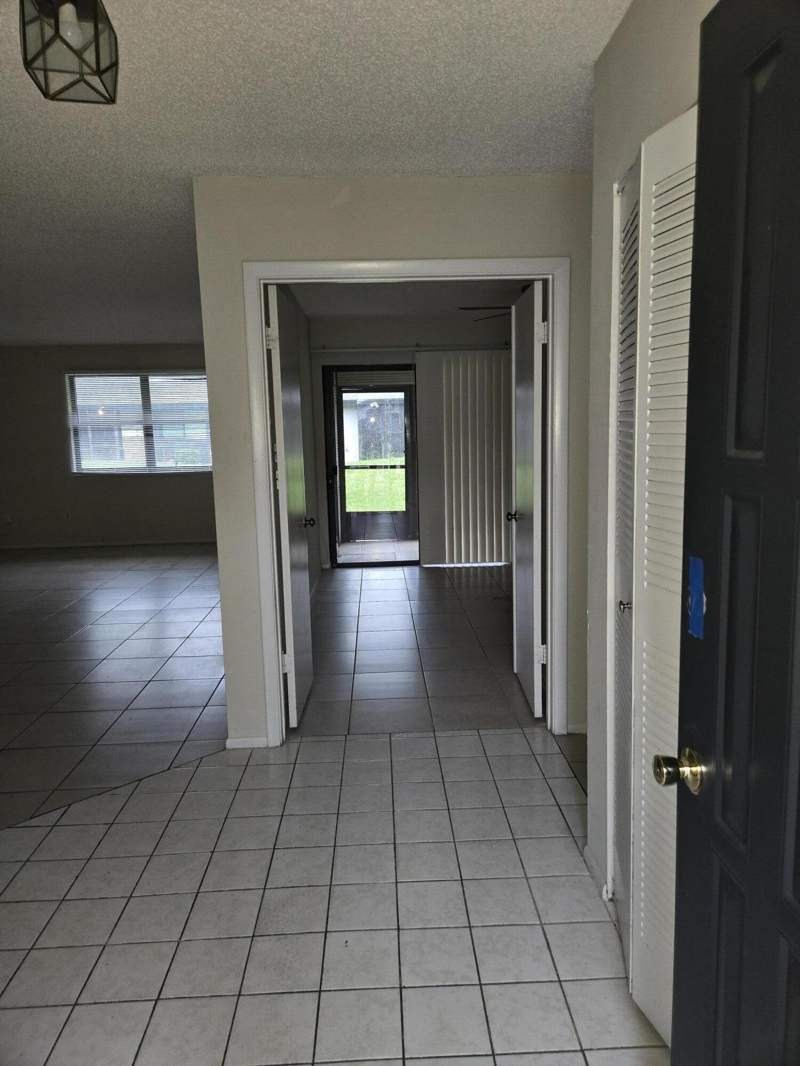 2 bedroom Townhouse at 358 Quebec Court, Strathmore Gate West Unit 2, Royal Palm Beach — photo 4