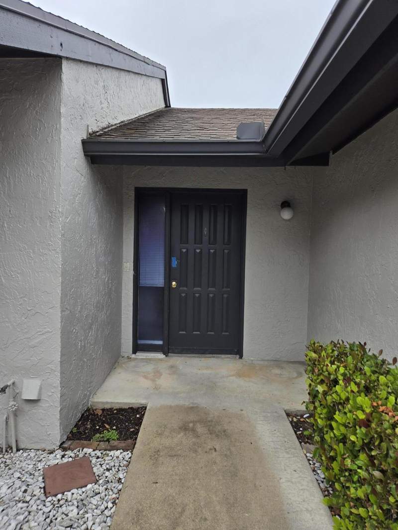 2 bedroom Townhouse at 358 Quebec Court, Strathmore Gate West Unit 2, Royal Palm Beach — photo 2
