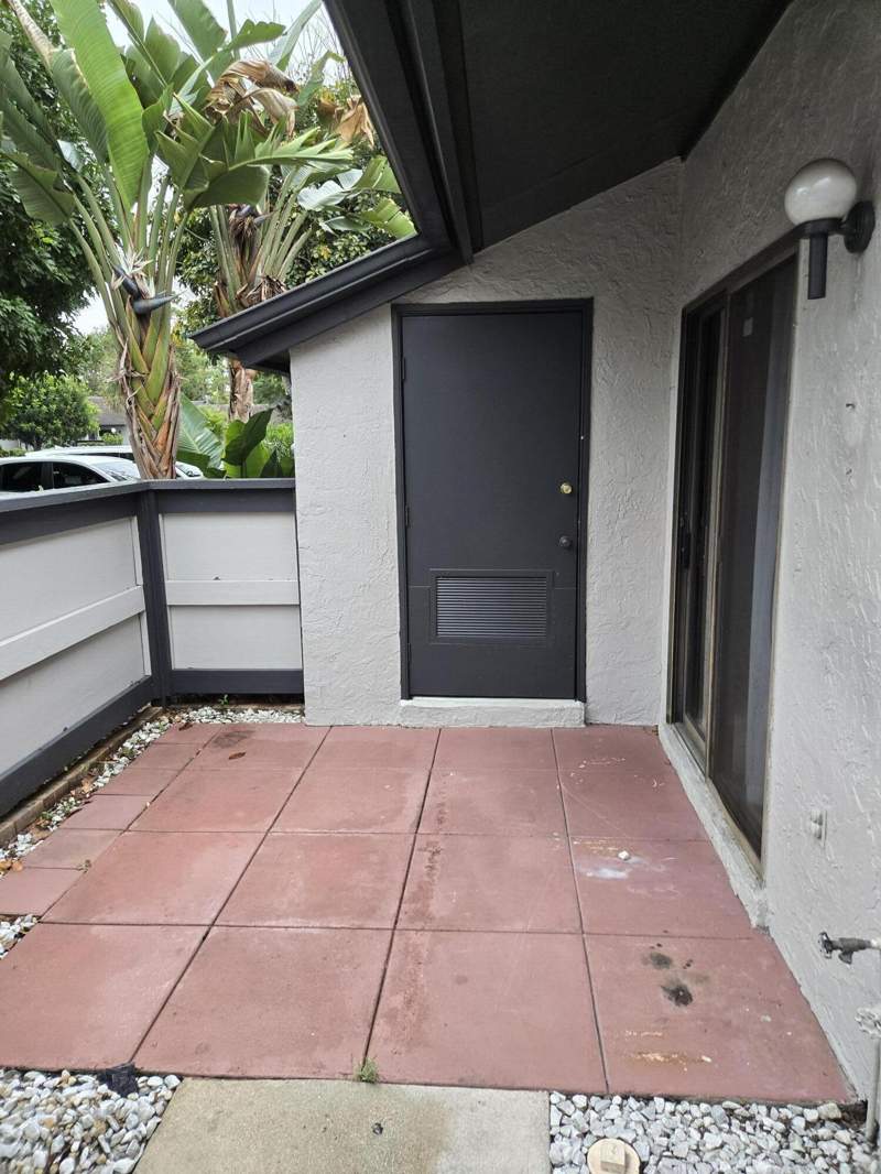 2 bedroom Townhouse at 358 Quebec Court, Strathmore Gate West Unit 2, Royal Palm Beach — photo 3