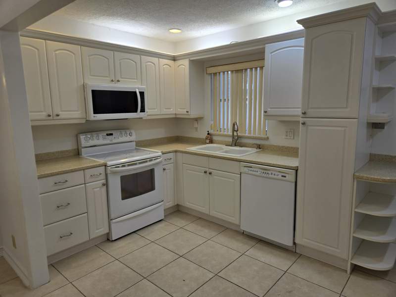 3 bedroom Single Family Residence at 10125 NW 71st Street, Westwood Community 7, Tamarac — photo 3