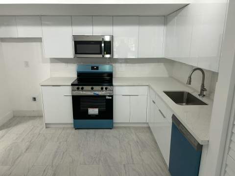 701 N Pine Island Road #304, Plantation FL - photo 9 of 77