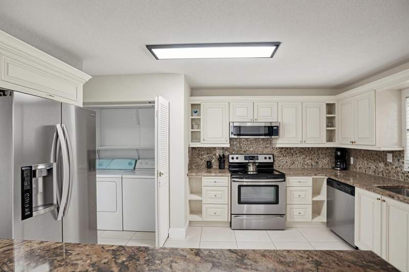 3 bedroom Condominium at 12215 Royal Palm Boulevard #4q, Royal Garden Condo, Coral Springs — photo 4