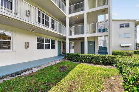 370 Horizon Street #107, Boynton Beach FL - photo 7 of 58