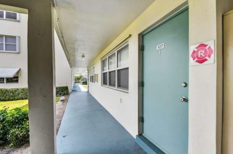 370 Horizon Street #107, Boynton Beach FL - photo 8 of 58