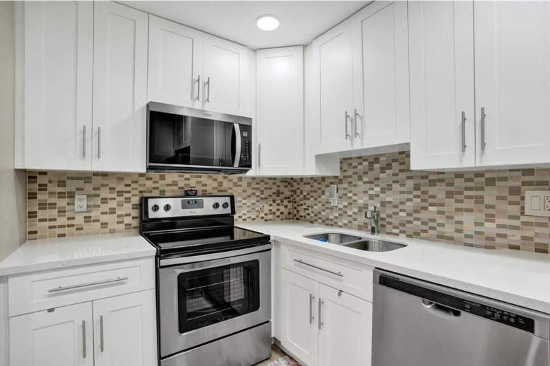 2 bedroom Condominium at 4980 E Sabal Palm Boulevard #124, Sabal Palm Village 2 Condo, Tamarac — photo 2