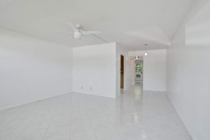 1 bedroom Condominium at 392 Durham Circle #M, Durham M Condo, Deerfield Beach — photo 2