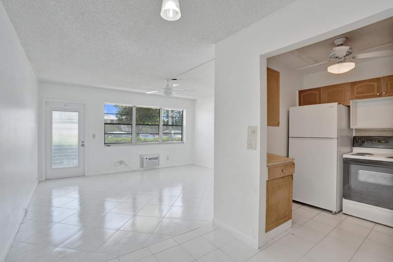 1 bedroom Condominium at 392 Durham Circle #M, Durham M Condo, Deerfield Beach — photo 4