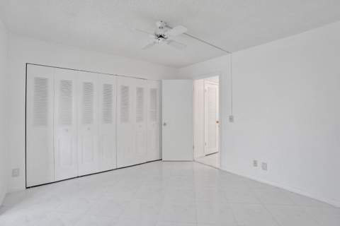 392 Durham Circle #M, Deerfield Beach FL - photo 10 of 17