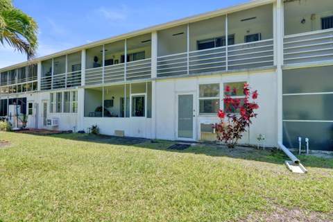 392 Durham Circle #M, Deerfield Beach FL - photo 15 of 17