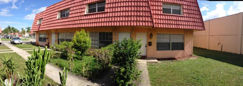 2 bedroom Townhouse at 2580 NW 52nd Avenue #C16, Royal Oaks Townhouse 5 Condo, Lauderhill — photo 2