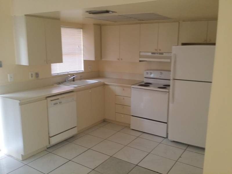 2 bedroom Townhouse at 2580 NW 52nd Avenue #C16, Royal Oaks Townhouse 5 Condo, Lauderhill — photo 4