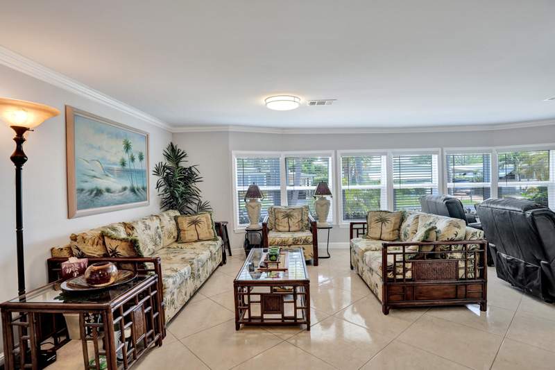 2 bedroom Manufactured Home at 120 NW 53rd Place, Highland Meadows Estates, Pompano Beach — photo 3