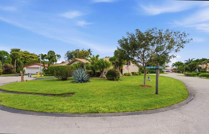 2 bedroom Single Family Residence at 5743 Lakeview Mews Drive, Indian Springs, Boynton Beach — photo 4