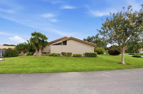 5743 Lakeview Mews Drive, Boynton Beach FL - photo 6 of 51