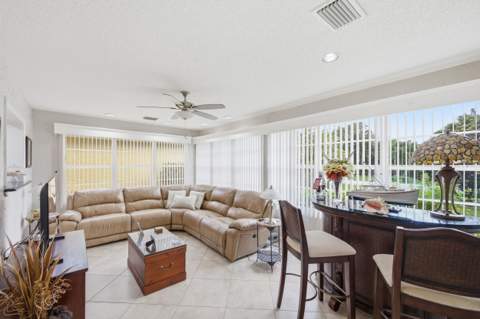 5743 Lakeview Mews Drive, Boynton Beach FL - photo 12 of 51