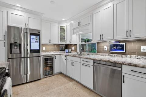 2812 NW 12th Avenue, Wilton Manors FL - photo 13 of 65