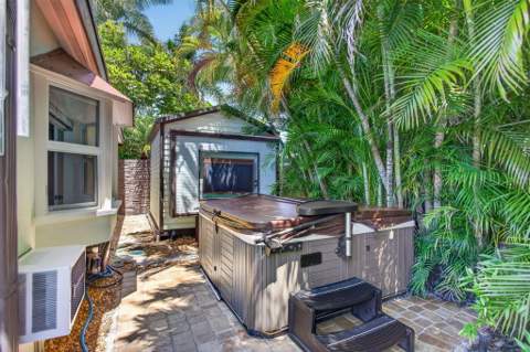 2812 NW 12th Avenue, Wilton Manors FL - photo 23 of 65