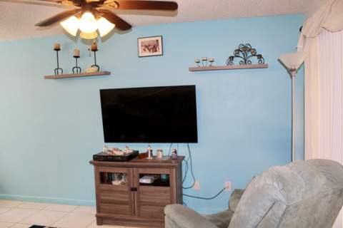566 SW Sara Boulevard, Port St. Lucie FL - photo 7 of 29