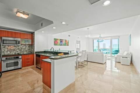 2640 Lake Shore Drive #1710, Riviera Beach FL - photo 8 of 53