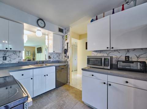 7708 Margate Boulevard #10-3, Margate FL - photo 14 of 30