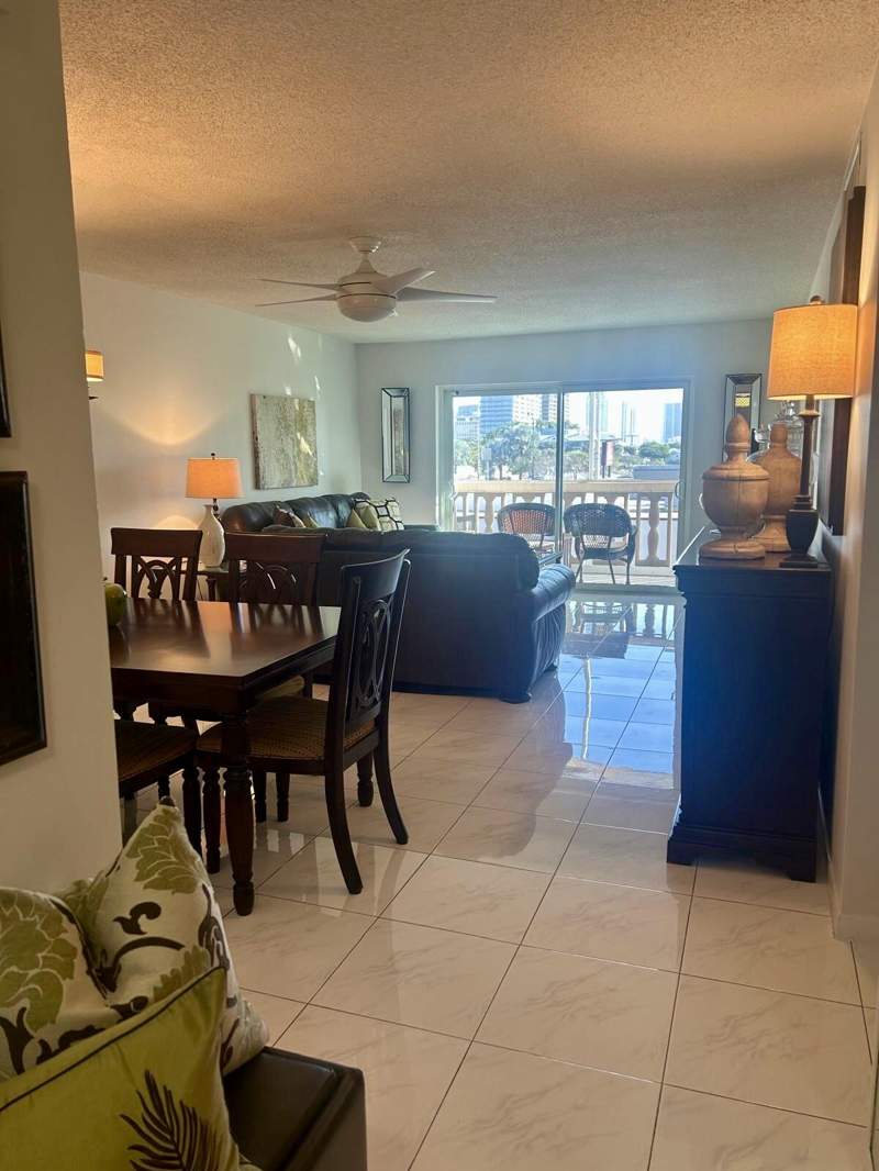 2 bedroom Condominium at 410 SE 2nd Street #323, Fourth Gulfstream Garden, Hallandale Beach — photo 4